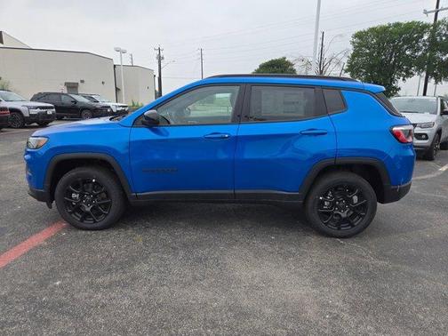 Hydro Blue Pearlcoat 2026 Jeep Compass Latitude