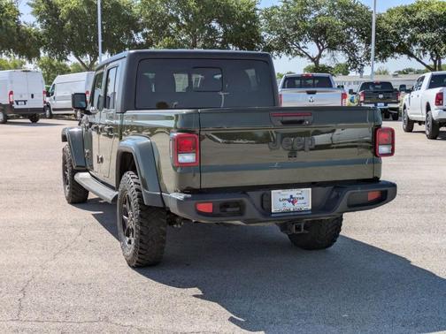 2022 Jeep Gladiator Sport
