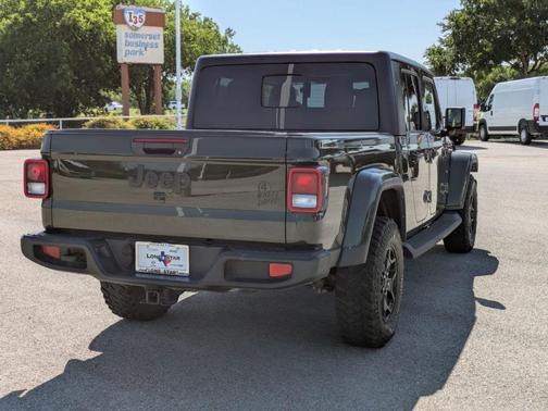 2022 Jeep Gladiator Sport