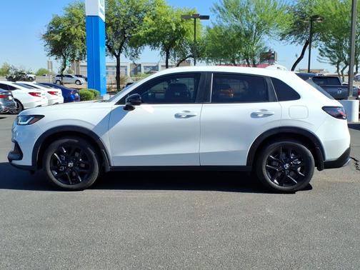 Platinum White Pearl 2025 Honda HR-V