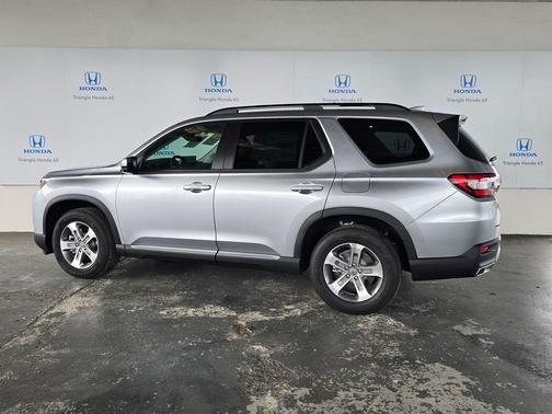 Solar Silver Metallic 2026 Honda Pilot EX-L
