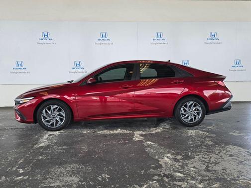 Red 2024 Hyundai ELANTRA SEL