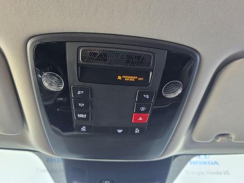 Ceramic Silver 2025 Kia Carnival LX