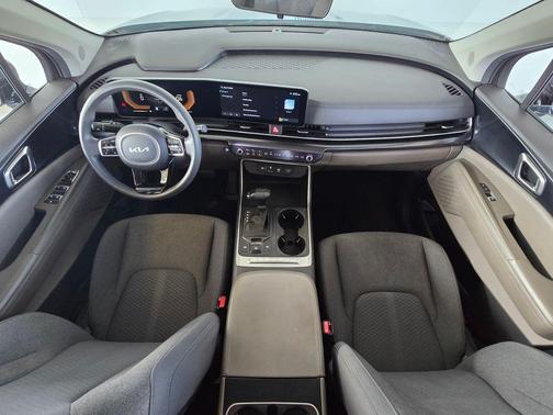 Ceramic Silver 2025 Kia Carnival LX