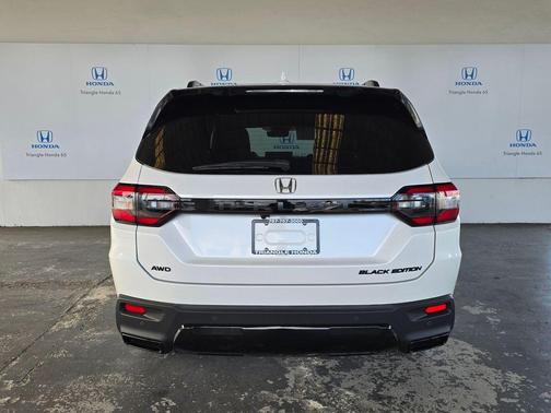 White Diamond Pearl 2026 Honda Pilot Black Edition