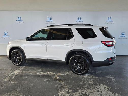 White Diamond Pearl 2026 Honda Pilot Black Edition