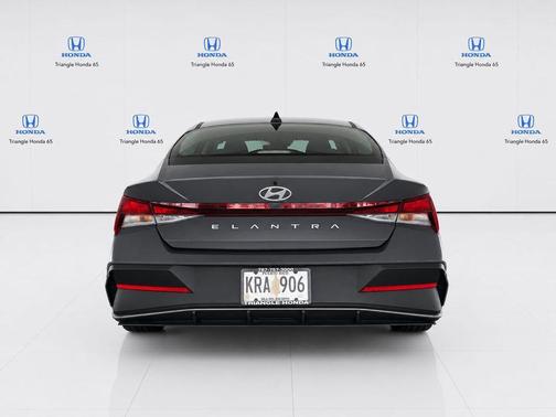 Gray 2025 Hyundai ELANTRA SE