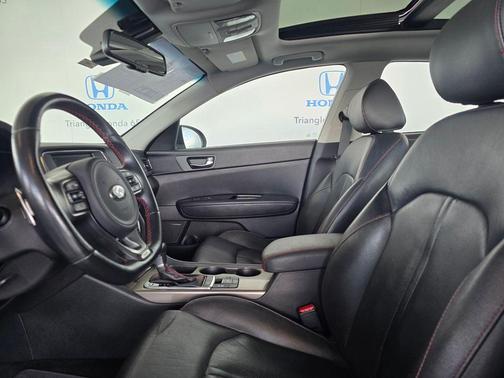 Snow White Pearl 2018 Kia Optima SX Turbo