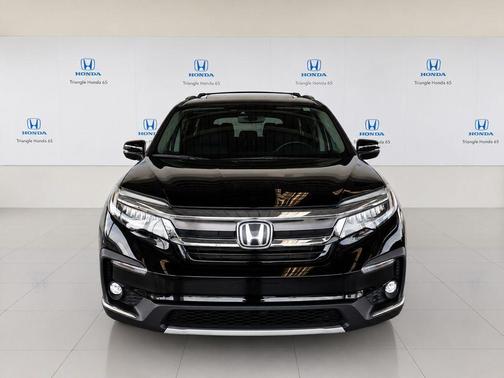 Crystal Black Pearl 2021 Honda Pilot Touring 8-Passenger