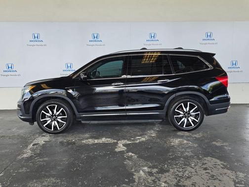 Crystal Black Pearl 2021 Honda Pilot Touring 8-Passenger