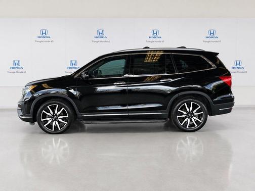 Crystal Black Pearl 2021 Honda Pilot Touring 8-Passenger