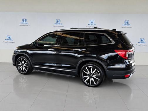Crystal Black Pearl 2021 Honda Pilot Touring 8-Passenger