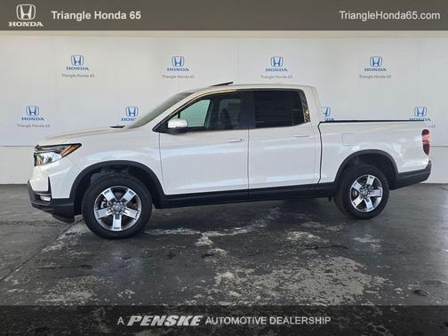Platinum White Pearl 2026 Honda Ridgeline RTL Truck
