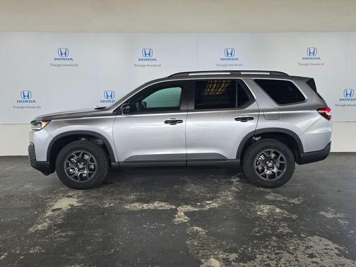 Solar Silver Metallic 2026 Honda Pilot TrailSport