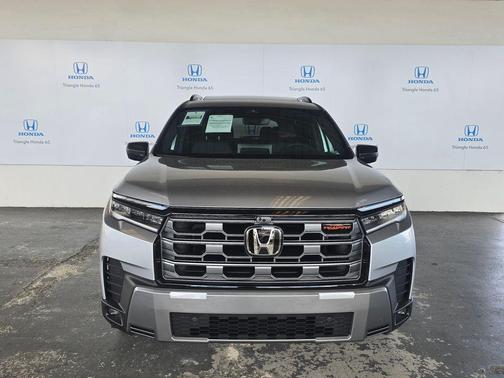 Solar Silver Metallic 2026 Honda Pilot TrailSport