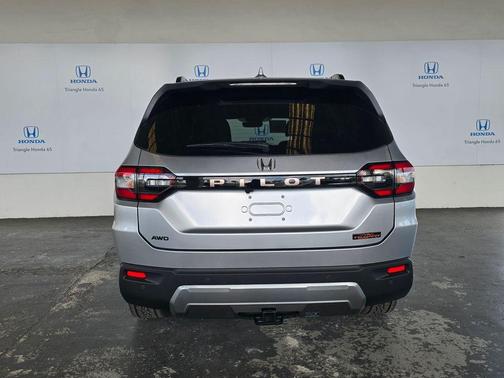Solar Silver Metallic 2026 Honda Pilot TrailSport