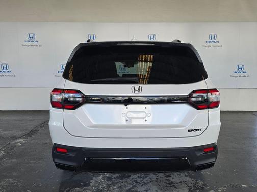 Platinum White Pearl 2026 Honda Pilot Sport