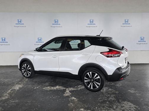 Aspen White / Super Black 2020 Nissan Kicks SV