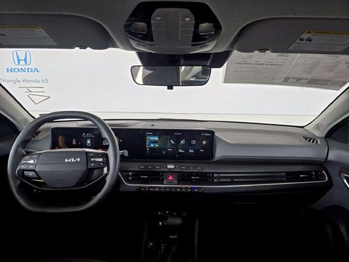 Snow White Pearl 2025 Kia K4