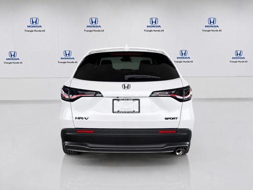 Platinum White Pearl 2027 Honda HR-V Sport