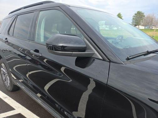 Agate Black Metallic 2023 Ford Explorer XLT