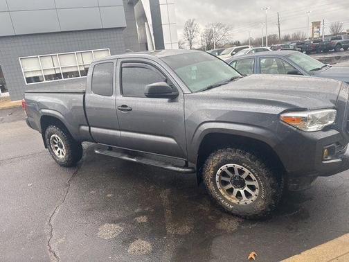 2022 Toyota Tacoma SR