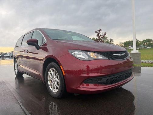 Velvet 2023 Chrysler Voyager LX