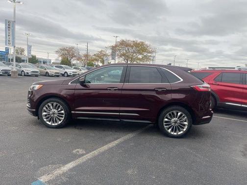 2022 Ford Edge Titanium