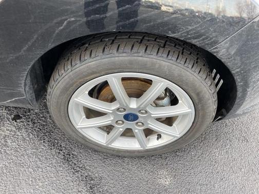 Photo 2 of 20 of 2019 Ford Fiesta SE