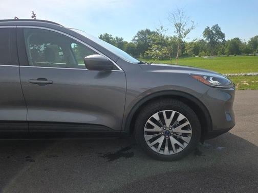 Gray Metallic 2022 Ford Escape Titanium Hybrid