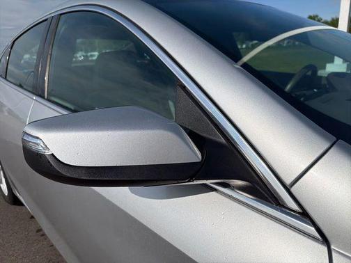 Silver Ice 2017 Chevrolet Malibu 1LT
