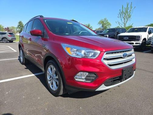 Ruby Red Metallic 2018 Ford Escape SE