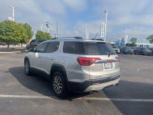 2017 GMC Acadia SLE-2