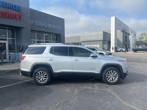 2017 GMC Acadia SLE-2