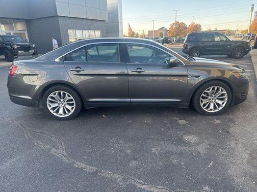 2017 Ford Taurus Limited