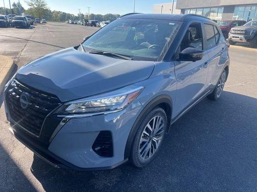 2023 Nissan Kicks SR