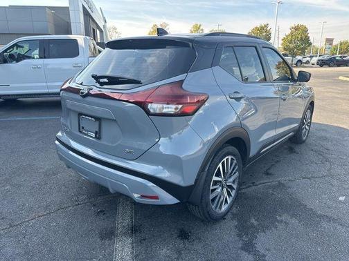 2023 Nissan Kicks SR
