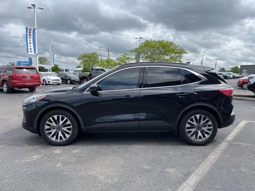 2020 Ford Escape Titanium Hybrid