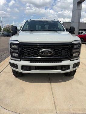 Avalanche 2026 Ford F-250 XLT