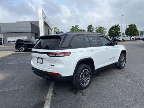 2023 Jeep Grand Cherokee 4xe Trailhawk