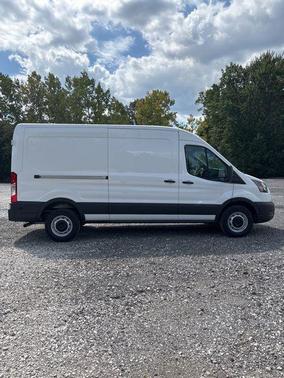 2025 Ford Transit-250 148 WB Medium Roof Cargo