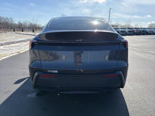 2026 Tesla Model Y PREMIUM