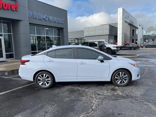 2023 Nissan Versa 1.6 SV