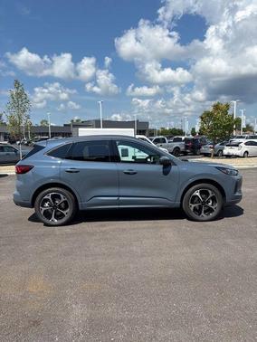 2025 Ford Escape ST-Line Elite