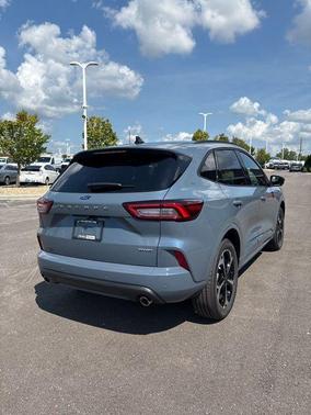 2025 Ford Escape ST-Line Elite