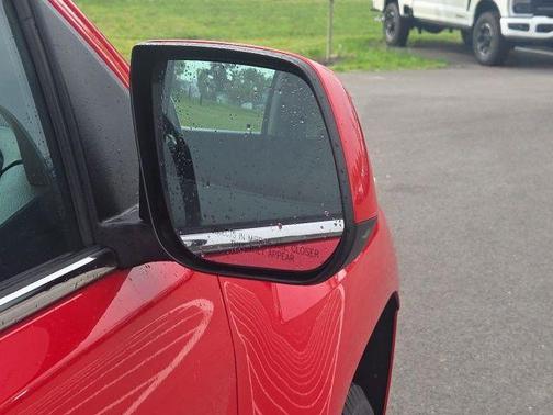 Cardinal Red 2016 GMC Canyon SLE