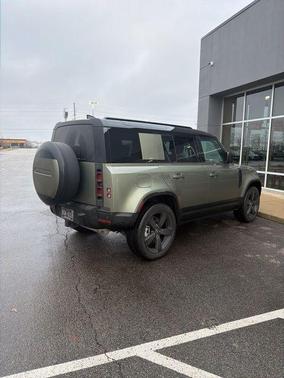 2025 Land Rover Defender P400 X-Dynamic SE