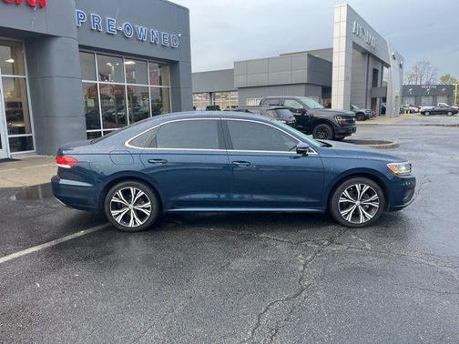 2022 Volkswagen Passat 2.0T SE