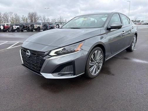 2025 Nissan Altima SL