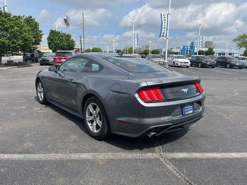 2022 Ford Mustang EcoBoost